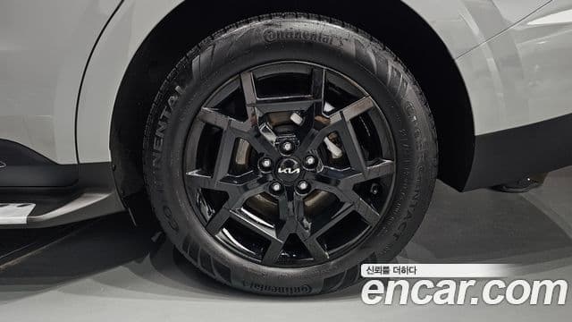 Kia Carnival 2024 — ფოტო 27/43