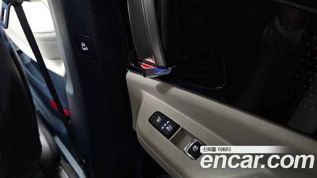 Kia Carnival 2024 — ფოტო 33/43