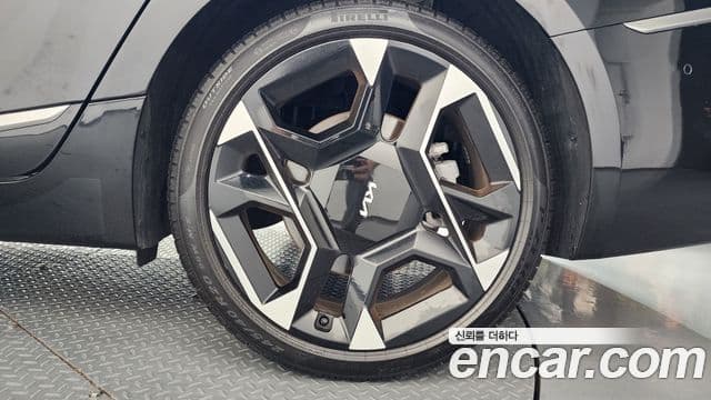 Kia K8 2024 — Photo 1/38