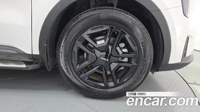 Kia Sorento 2024 — ფოტო 19/33