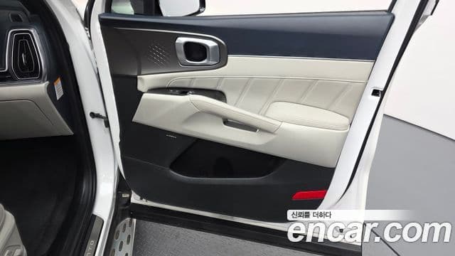 Kia Sorento 2024 — ფოტო 18/33