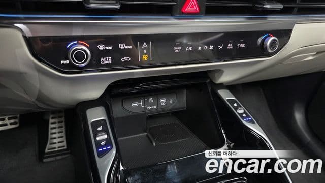 Kia Sorento 2024 — ფოტო 21/33
