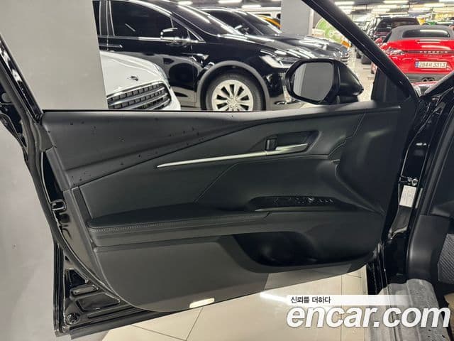 Toyota Camry 2026 — Photo 5/12