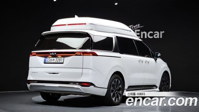 Kia Carnival 2023 — Фото 2/20