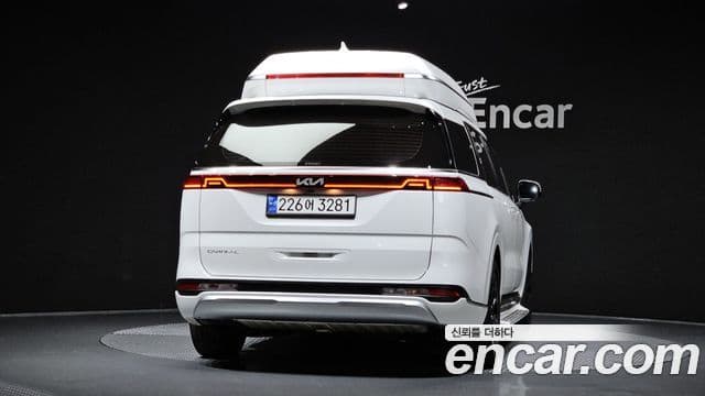 Kia Carnival 2023 — Фото 4/20