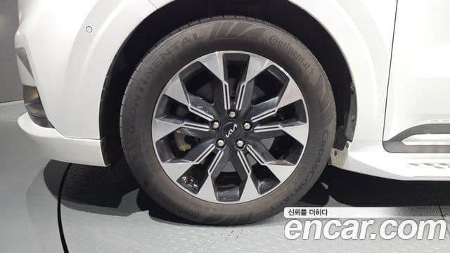Kia Carnival 2023 — Фото 5/20