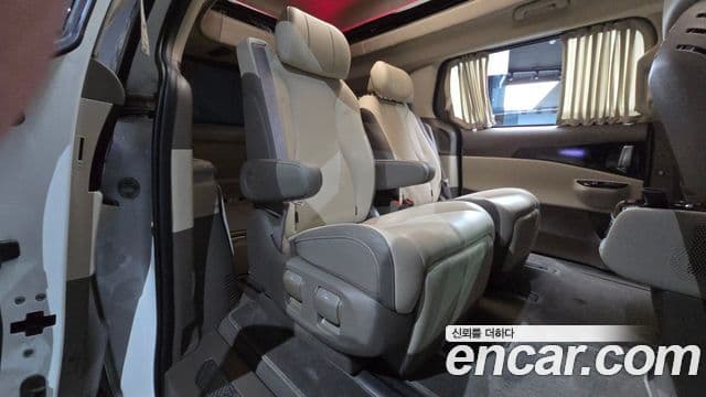Kia Carnival 2023 — Фото 11/20