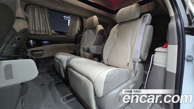 Kia Carnival 2023 — Фото 12/20