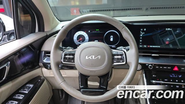Kia Carnival 2023 — Фото 13/20
