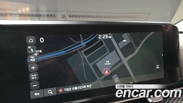 Kia Carnival 2023 — Фото 17/20