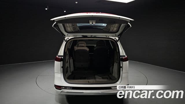 Kia Carnival 2023 — Фото 20/20