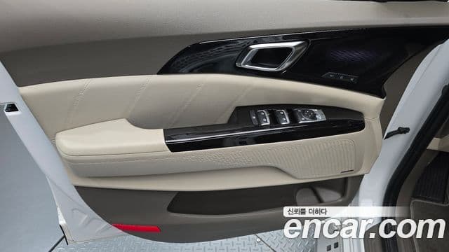 Kia Carnival 2023 — Şəkil 8/35