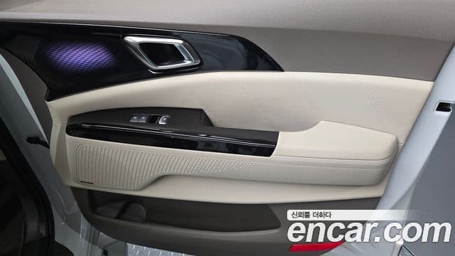 Kia Carnival 2023 — Şəkil 26/35