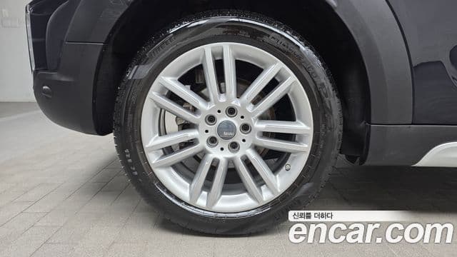 Mini Cooper Countryman 2023 — Şəkil 30/33