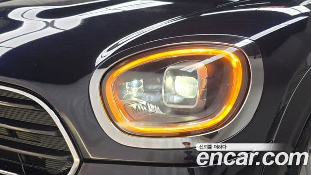 Mini Cooper Countryman 2023 — Şəkil 29/33