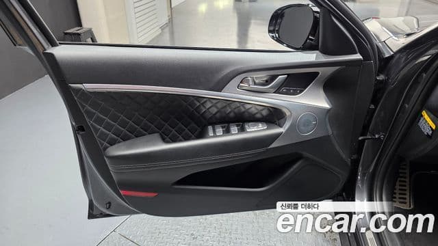 Genesis G70 2019 — ფოტო 24/43