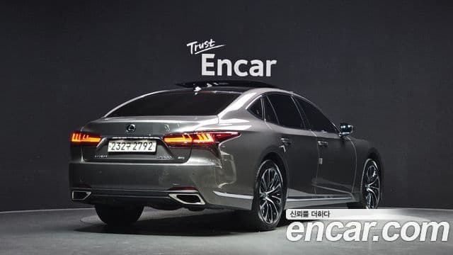 Lexus LS500 2021 — Şəkil 19/20