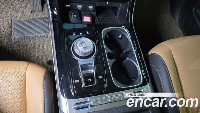 Kia Carnival 2021 — Фото 8/20