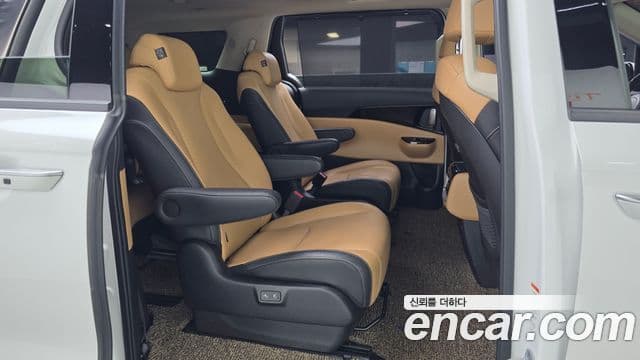 Kia Carnival 2021 — Фото 12/20