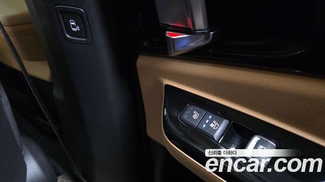 Kia Carnival 2021 — Фото 18/20