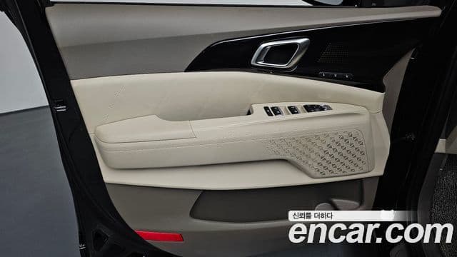 Kia Carnival 2024 — Photo 7/35