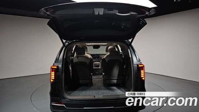 Kia Carnival 2024 — Photo 34/35