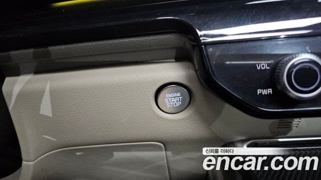 Kia Carnival 2024 — Photo 14/35