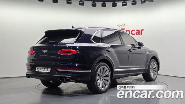 Bentley Bentayga 2022 — Şəkil 9/20