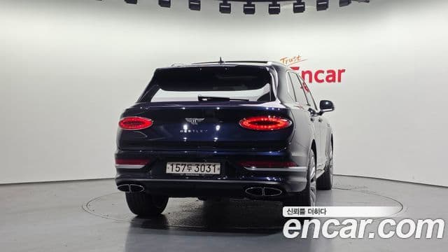 Bentley Bentayga 2022 — Şəkil 17/20