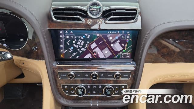 Bentley Bentayga 2022 — Şəkil 14/20