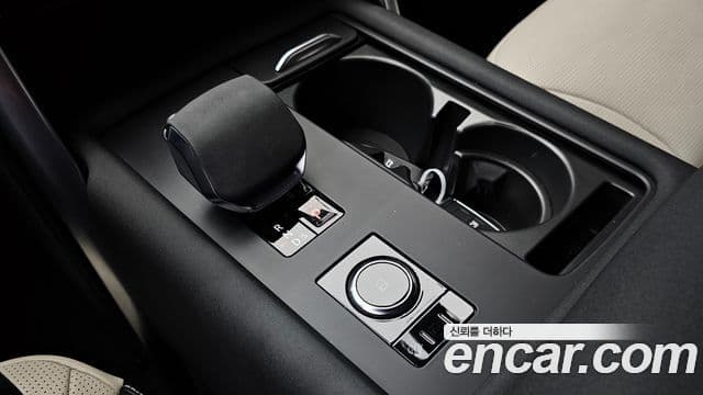 Land Rover Discovery 5 2023 — Фото 9/20