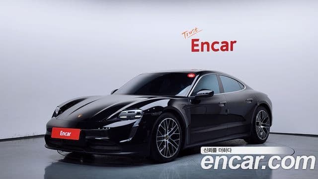 Porsche Taycan 2022 — ფოტო 13/36
