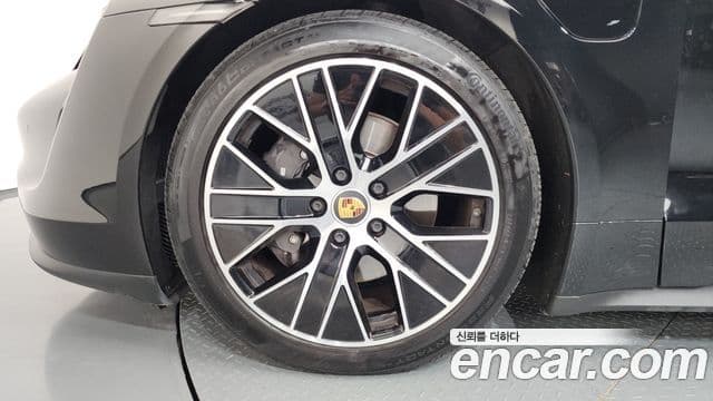 Porsche Taycan 2022 — ფოტო 36/36