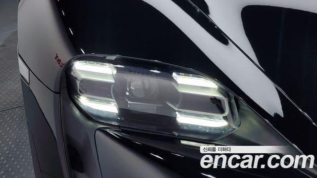 Porsche Taycan 2022 — ფოტო 20/36