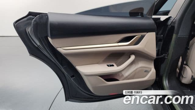 Porsche Taycan 2022 — ფოტო 31/36