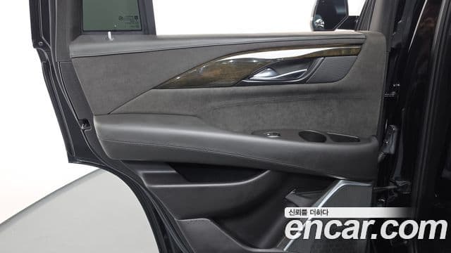 Cadillac Escalade 2020 — Şəkil 22/41