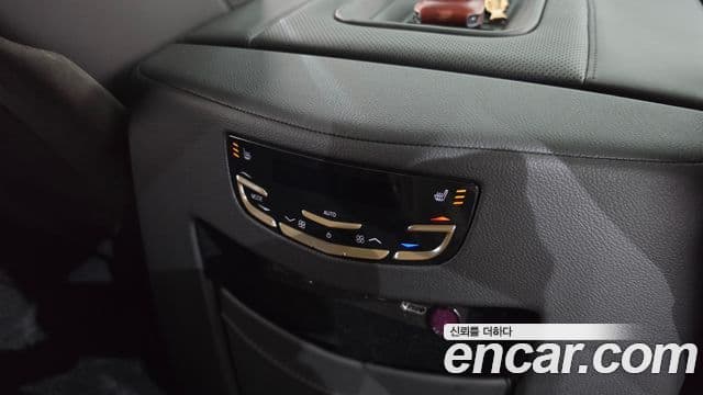 Cadillac Escalade 2020 — Şəkil 15/41