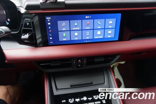 Porsche Macan EV 2025 — Photo 9/20