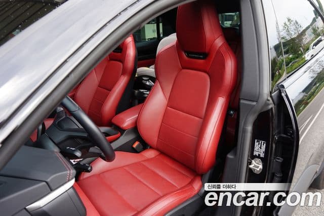 Porsche Macan EV 2025 — Photo 11/20
