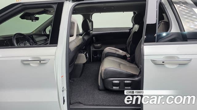 Kia Carnival 2023 — Фото 11/20