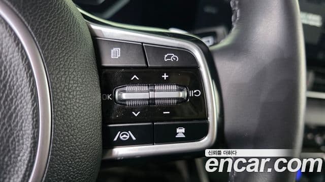 Kia Carnival 2023 — Фото 18/20