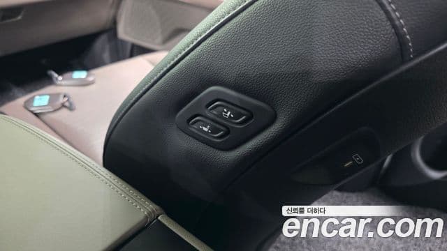 Kia Carnival 2023 — Şəkil 32/34
