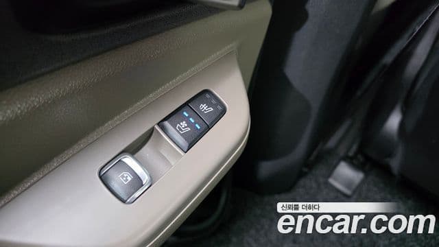 Kia Carnival 2023 — Şəkil 29/34