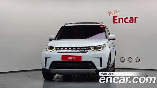 Land Rover Discovery 5 2020 — Фото 3/20