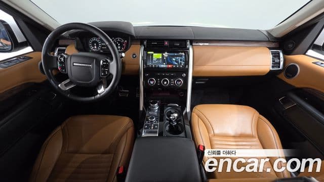 Land Rover Discovery 5 2020 — Фото 7/20