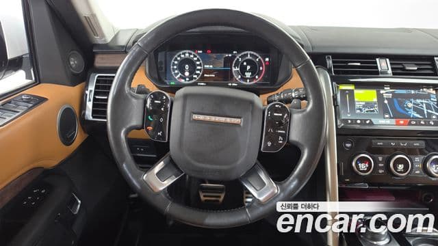 Land Rover Discovery 5 2020 — Фото 12/20
