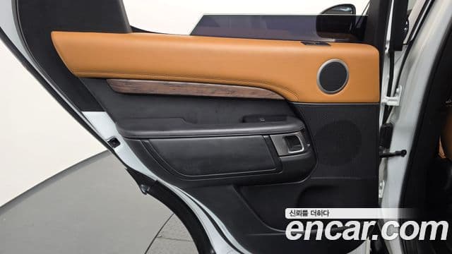 Land Rover Discovery 5 2020 — ფოტო 27/37