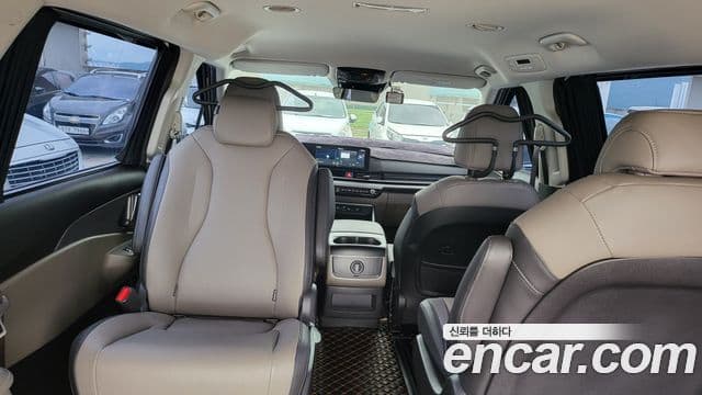Kia Carnival 2024 — Фото 17/20