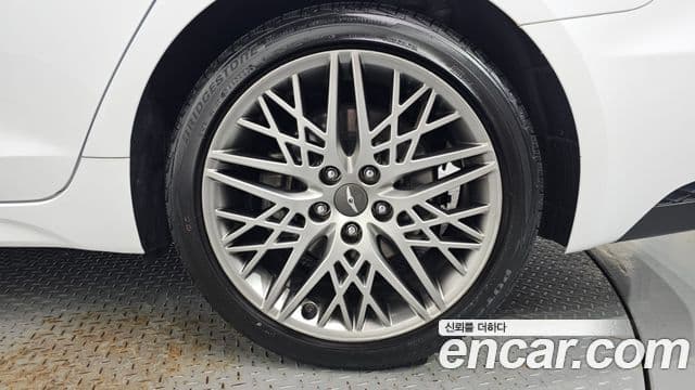 Genesis G70 2023 — Şəkil 25/36