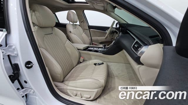 Genesis G70 2023 — Şəkil 28/36